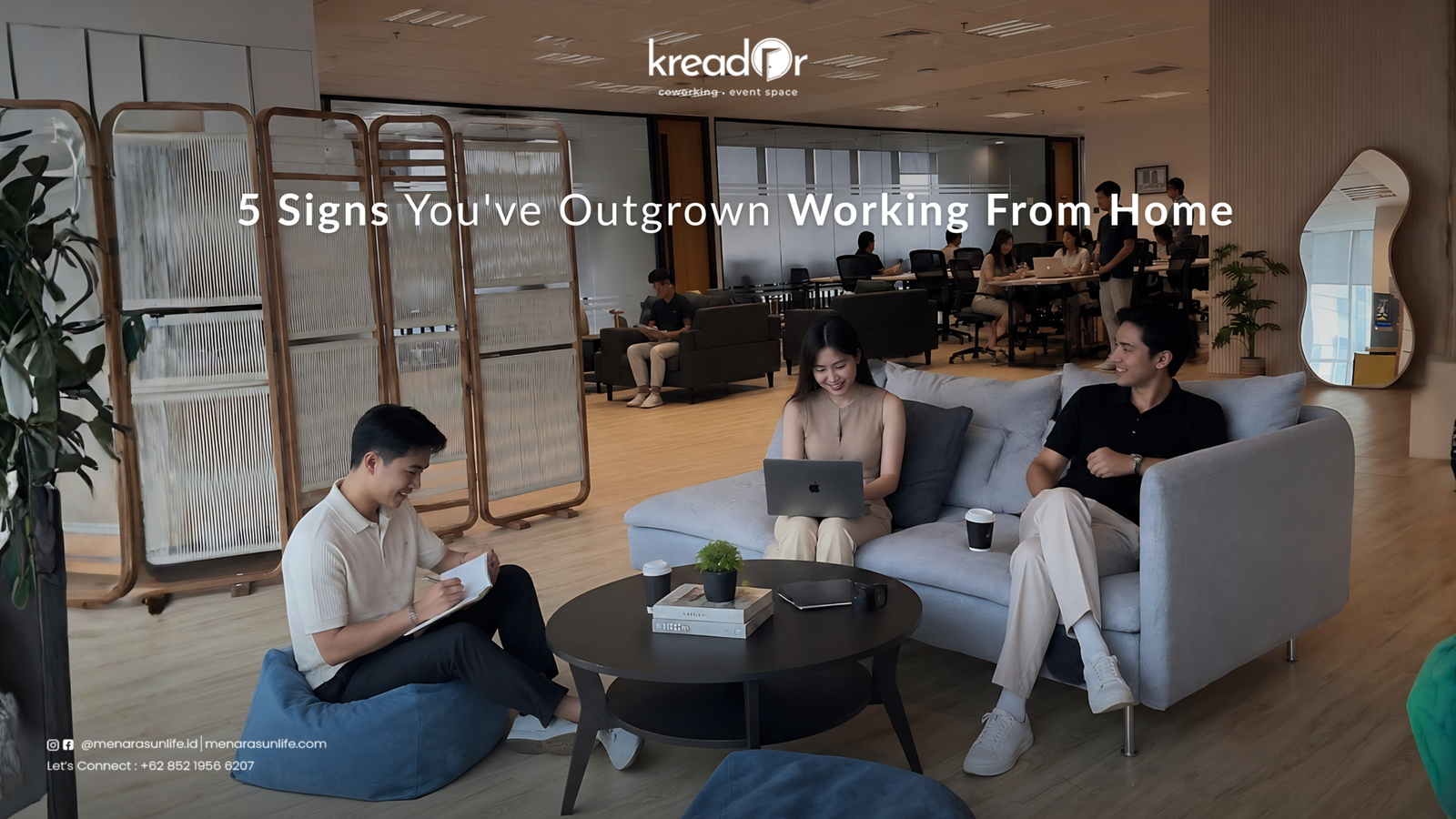 Professionals working and collaborating in a modern coworking space at Kreador, highlighting a productive and flexible work environment
